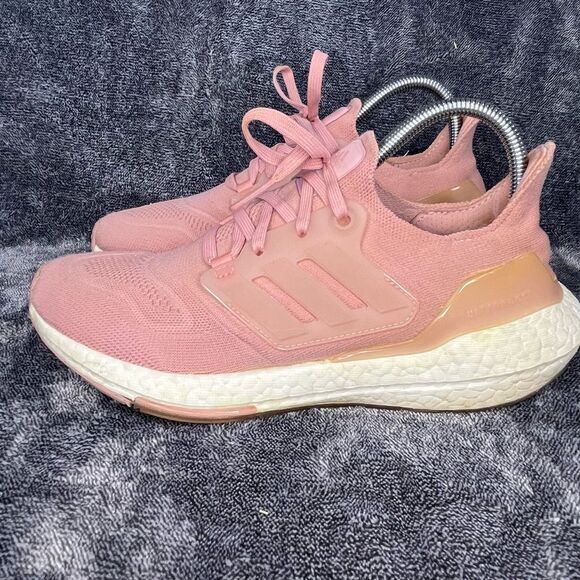 Adidas UltraBoost 22 Women size 7.5 Wonder Mauve Pink Running Sneakers Shoes - Picture 1 of 8